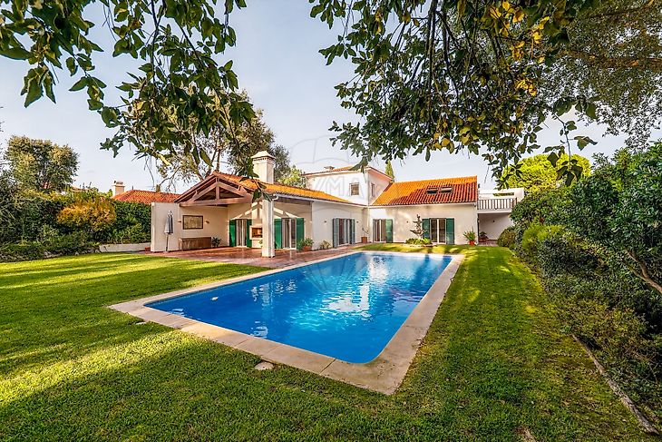 Moradia T5 em Sesimbra com 3+ lugares de garagem